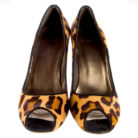 STUART WEITZMAN FAUX FUR ANIMAL PRINT PUMPS - Picture 3 of 5